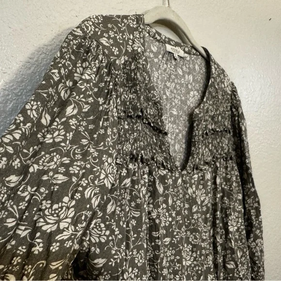 Angels Forever Young |  Women’s Large 3/4 Sleeve Green/White Floral Print Blouse - Picture 2 of 8